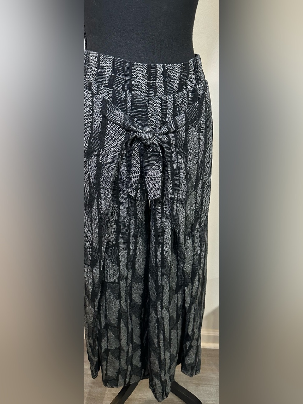 Final Touch - Washed - Black & Gray Wide-Leg Tie-Waist Pants- Size M
